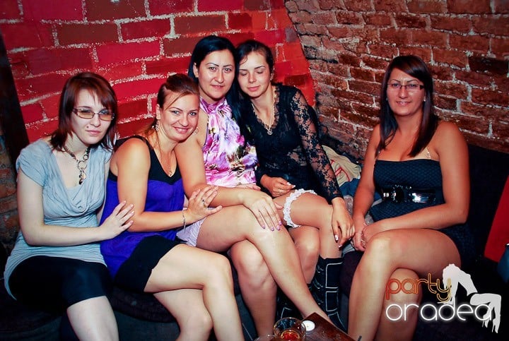 O zi obişnuită în Escape - party la maxim!, 