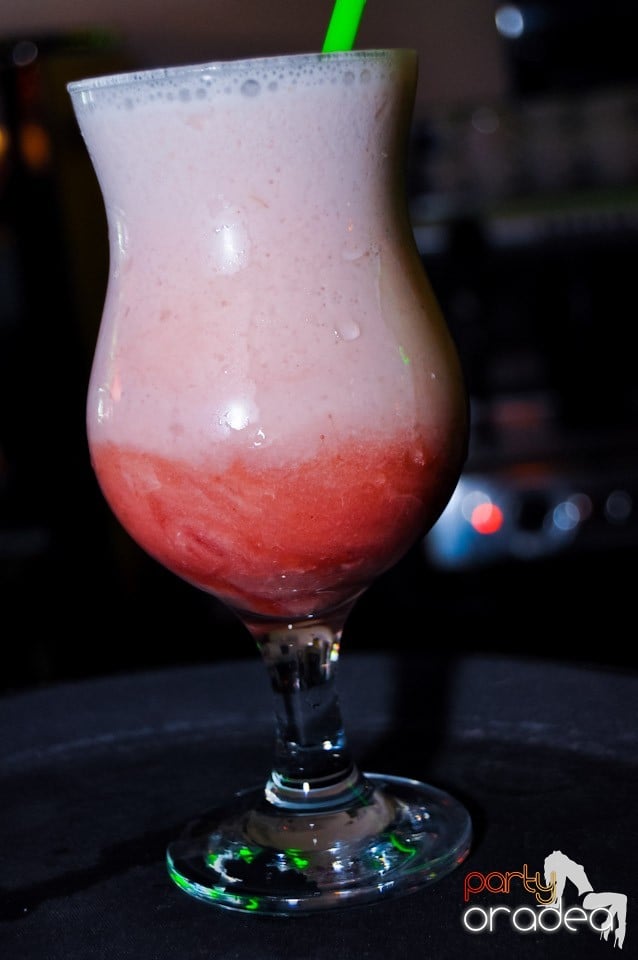 Orădenii cântă în Blondy's Art Café, 