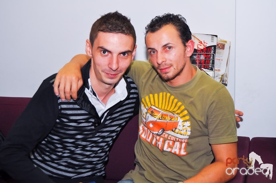 Orădenii cântă în Blondy's Art Café, 