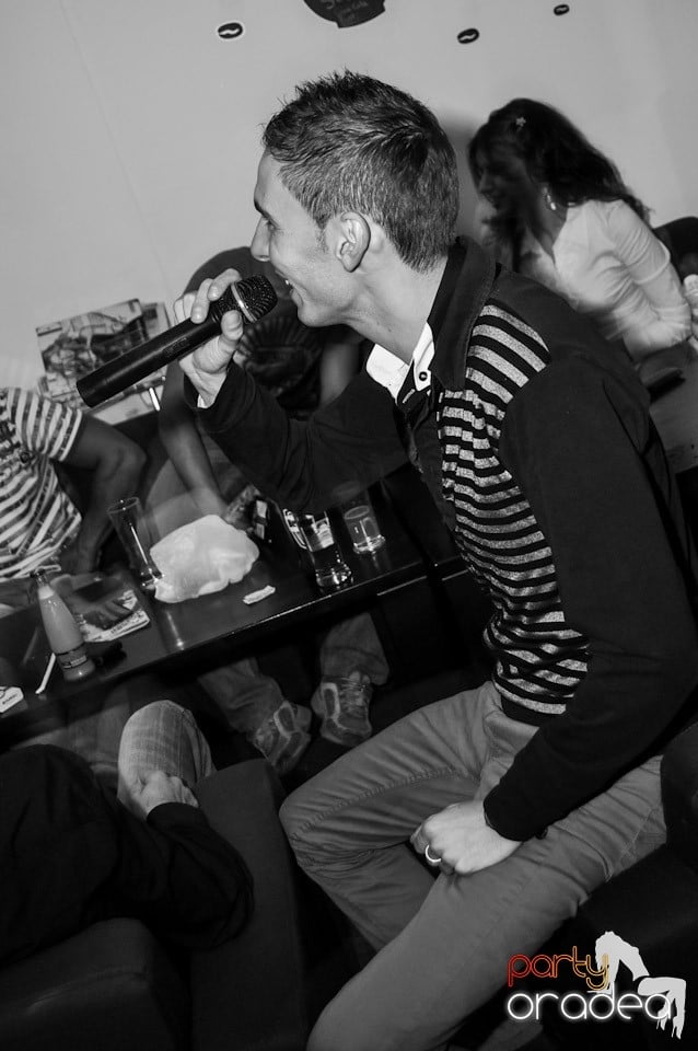 Orădenii cântă în Blondy's Art Café, 