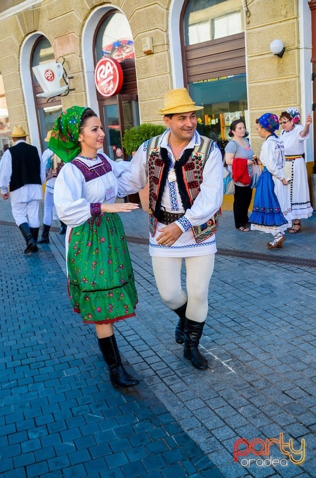 Paradă populară, Oradea