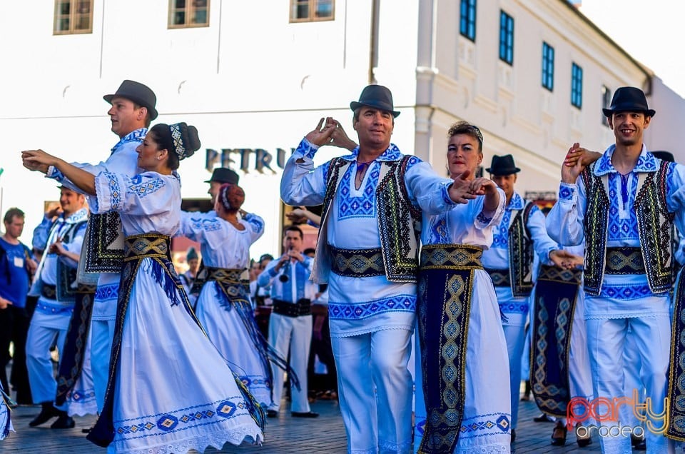 Paradă populară, Oradea
