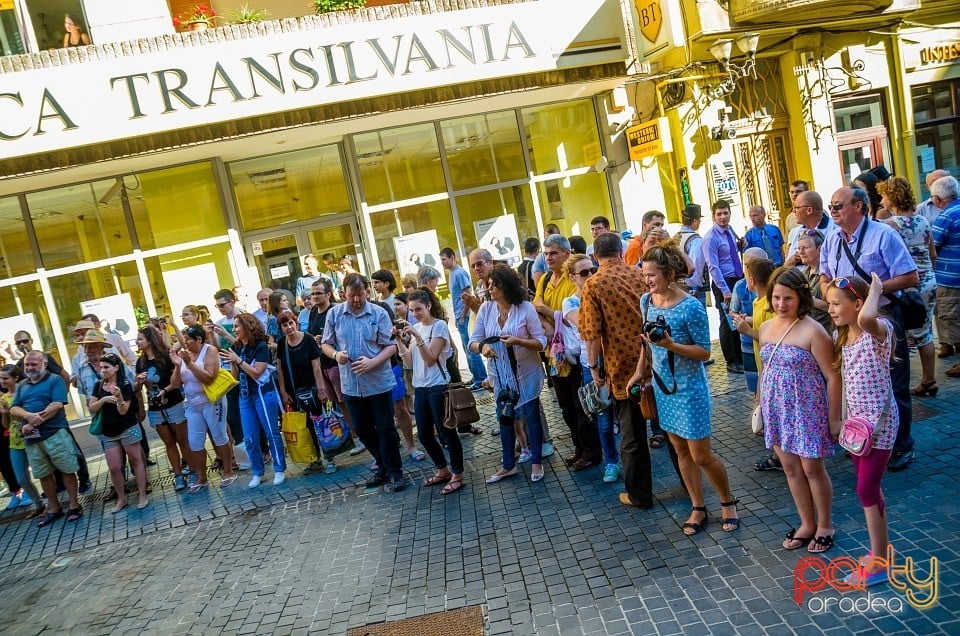 Paradă populară, Oradea