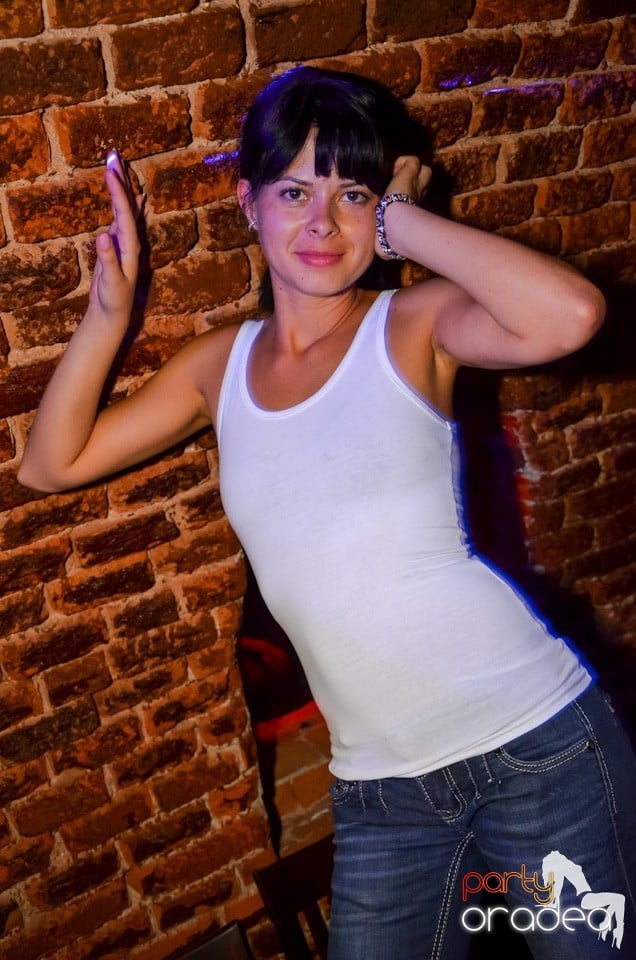 Party all night long în Club Escape, 