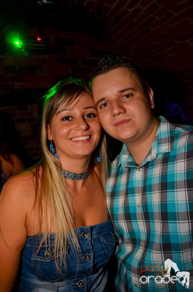 Party all night long în Club Escape, 