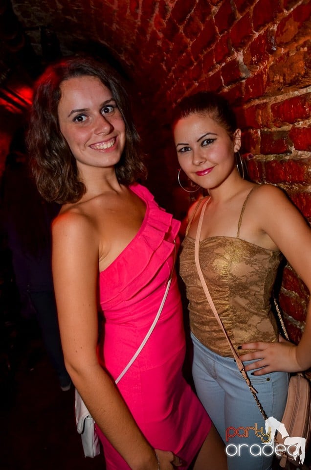 Party all night long în Club Escape, 