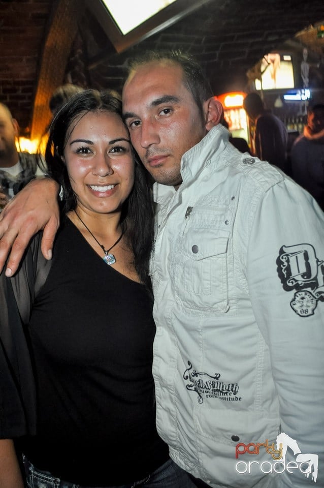 Party cu Caveman in the mix!, 