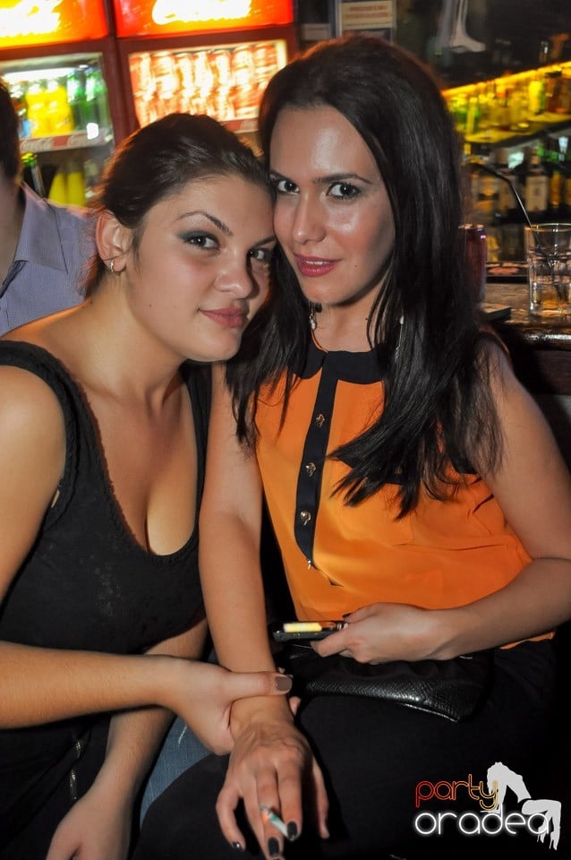 Party cu Caveman in the mix!, 