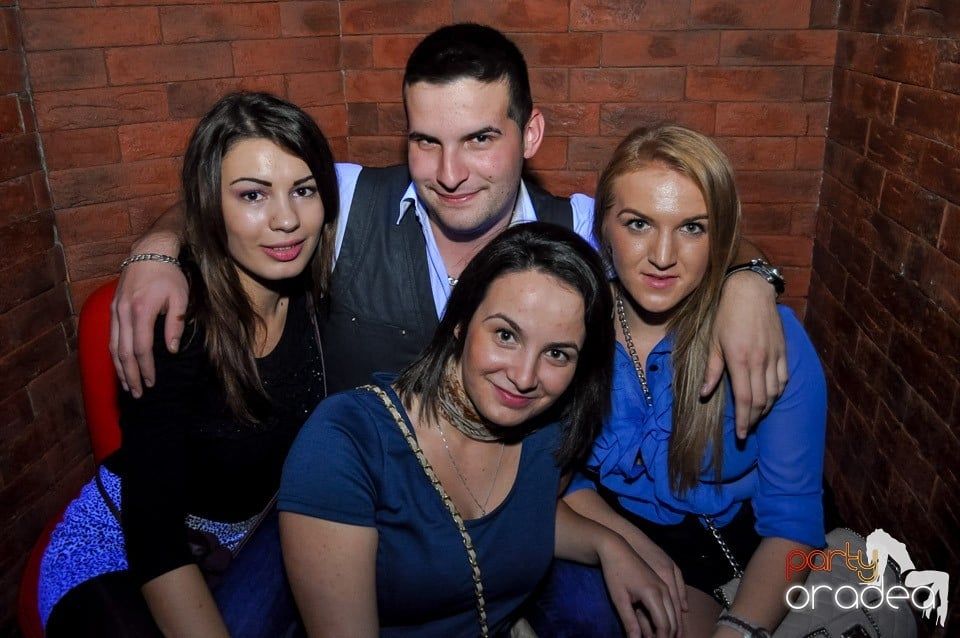 Party cu Caveman in the mix!, 