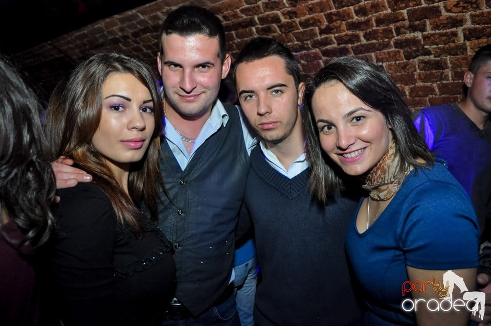 Party cu Caveman in the mix!, 