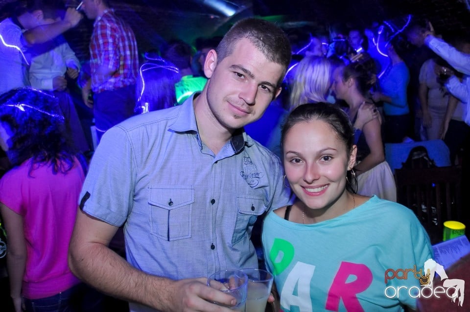 Party cu Caveman in the mix!, 