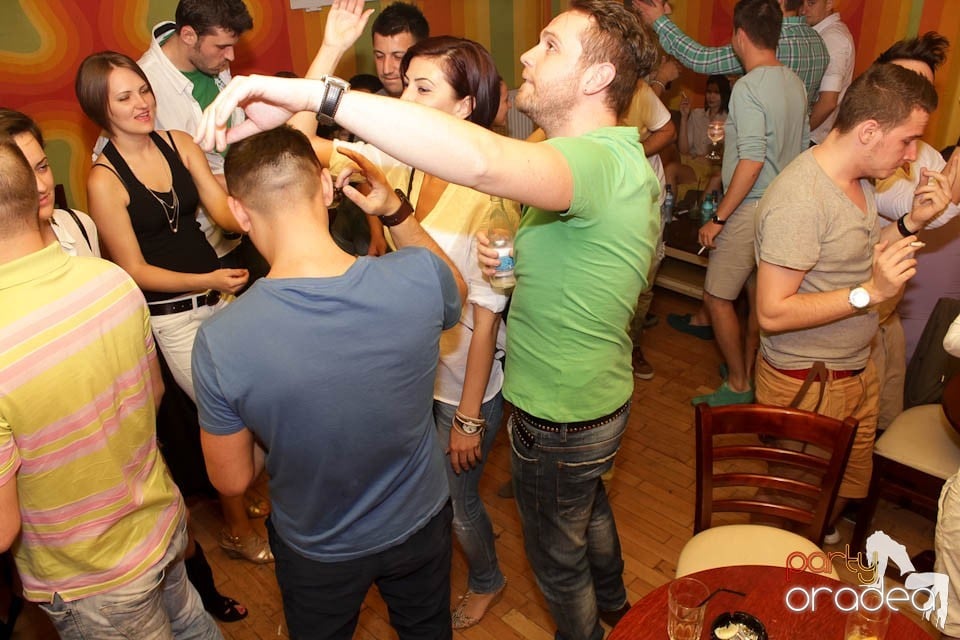 Party cu Coxxo şi Gizmo în Juice, Juice