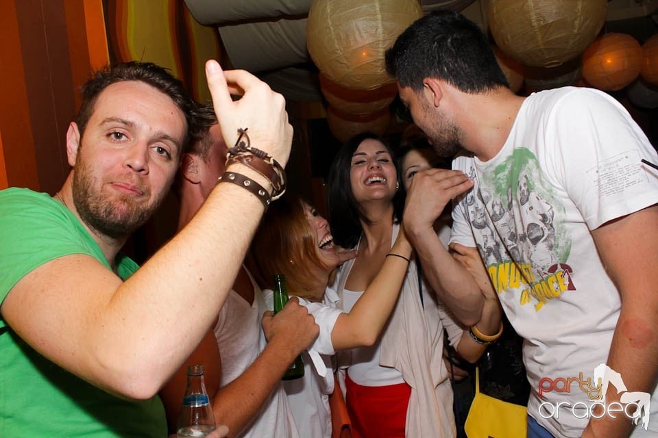 Party cu Coxxo şi Gizmo în Juice, Juice