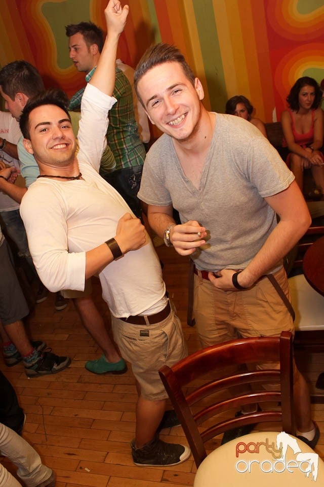 Party cu Coxxo şi Gizmo în Juice, Juice