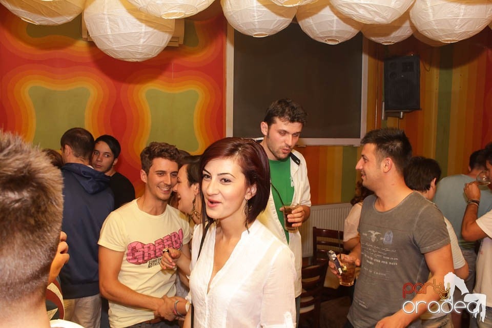 Party cu Coxxo şi Gizmo în Juice, Juice