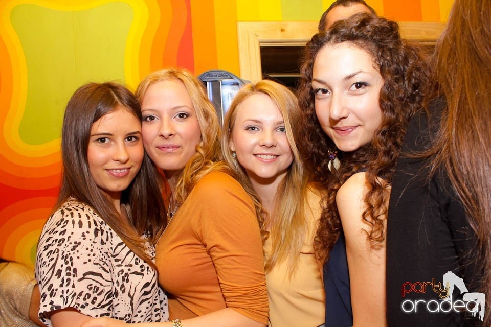Party cu Coxxo şi Gizmo în Juice, Juice