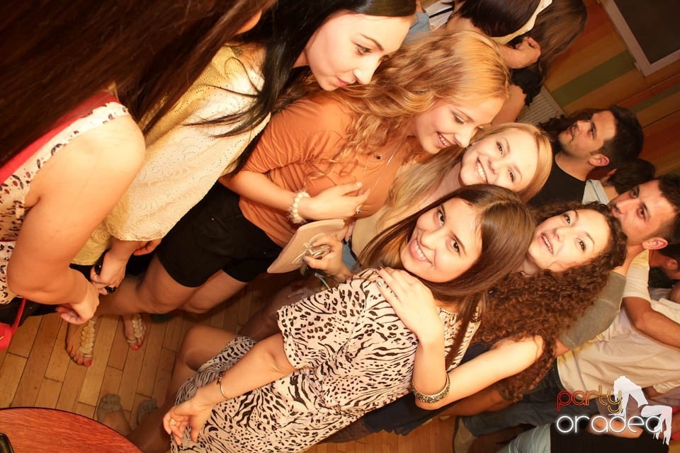 Party cu Coxxo şi Gizmo în Juice, Juice