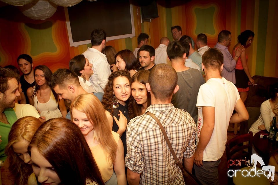 Party cu Coxxo şi Gizmo în Juice, Juice