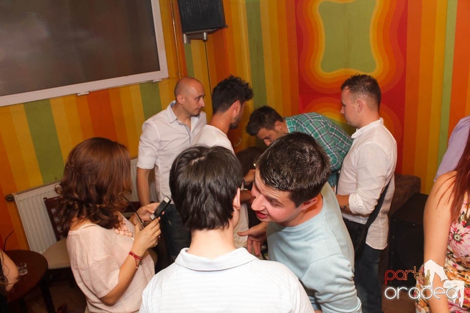 Party cu Coxxo şi Gizmo în Juice, Juice