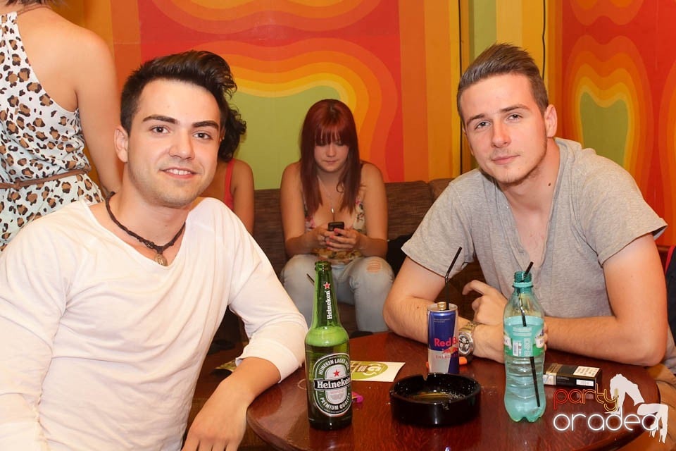 Party cu Coxxo şi Gizmo în Juice, Juice