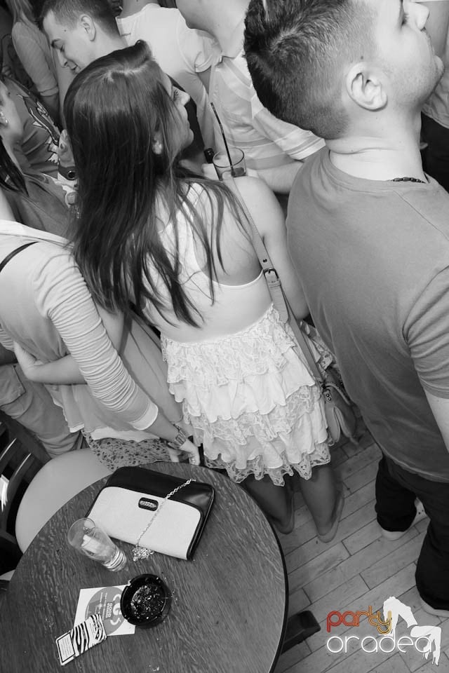 Party cu Coxxo şi Gizmo în Juice, Juice