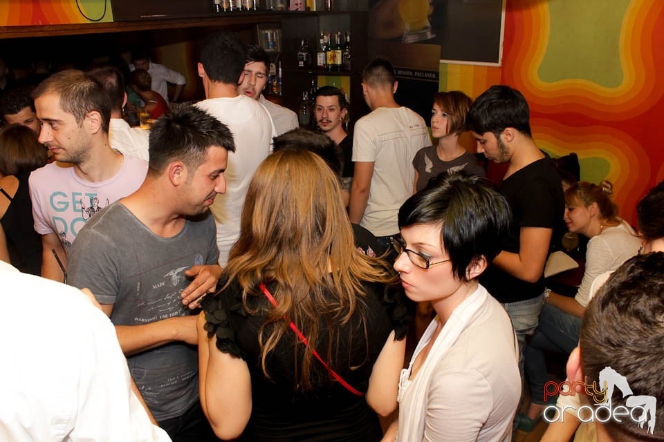 Party cu Coxxo şi Gizmo în Juice, Juice