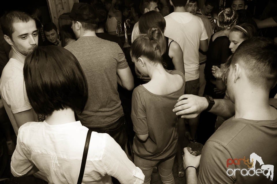 Party cu Coxxo şi Gizmo în Juice, Juice