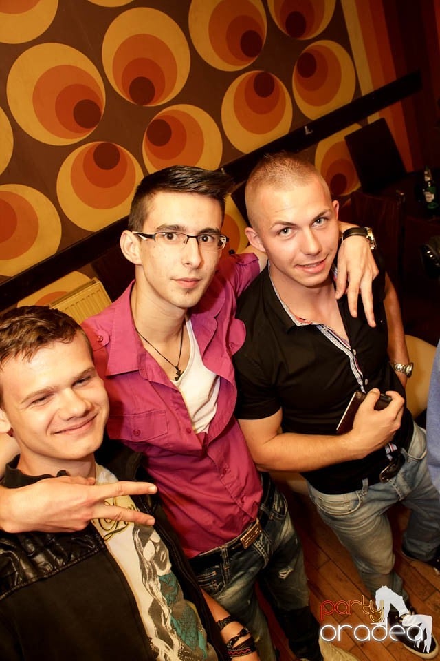 Party cu Coxxo şi Gizmo în Juice, Juice