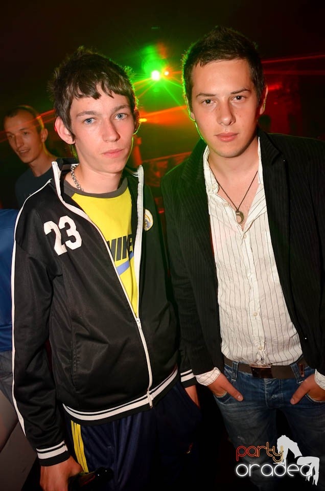 Party cu DJ Mendez în Club Atti's, 