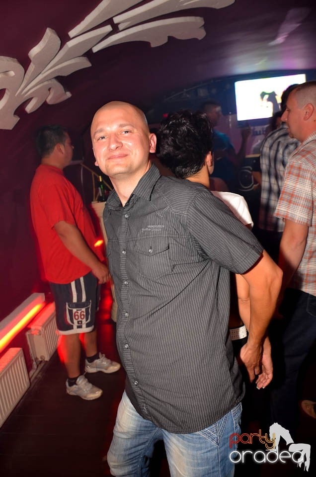 Party cu DJ Mendez în Club Atti's, 