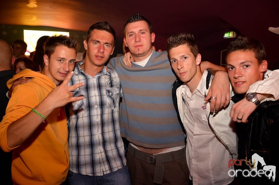 Party cu DJ Mendez în Club Atti's, 