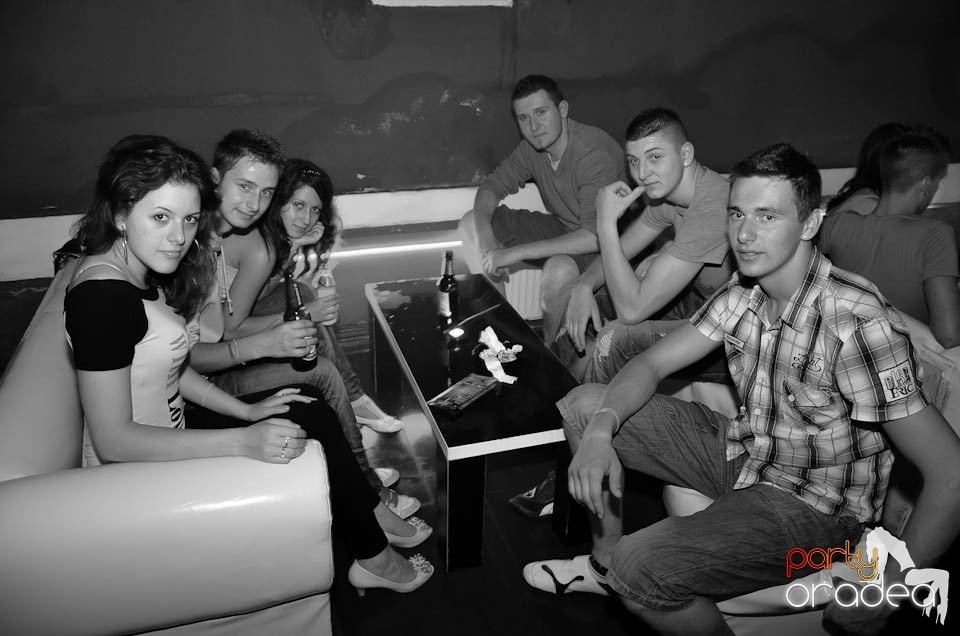 Party cu DJ Mendez în Club Atti's, 