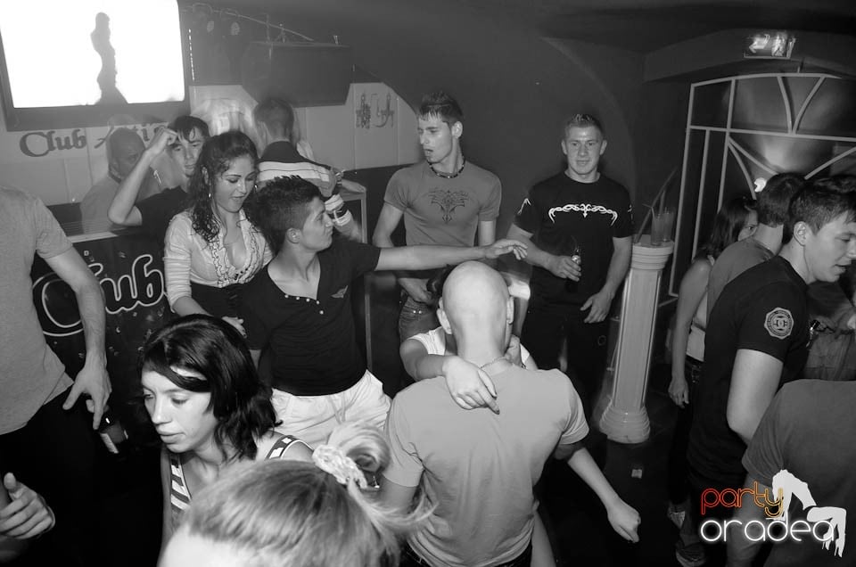 Party cu DJ Mendez în Club Atti's, 