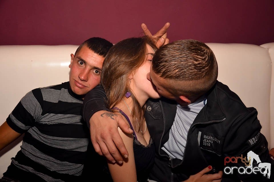 Party cu DJ Mendez în Club Atti's, 