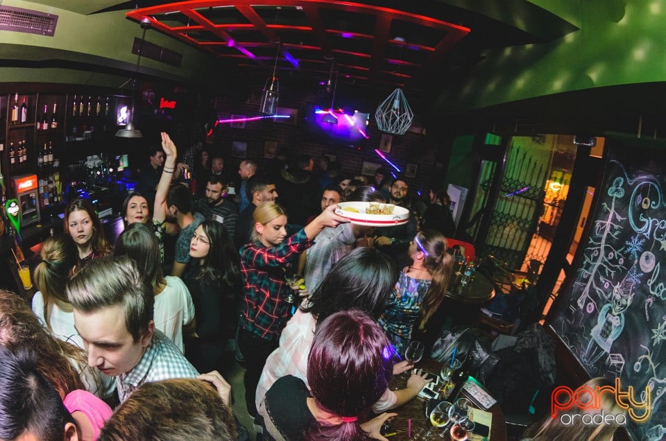 Party cu Dj Mentol, Green Pub