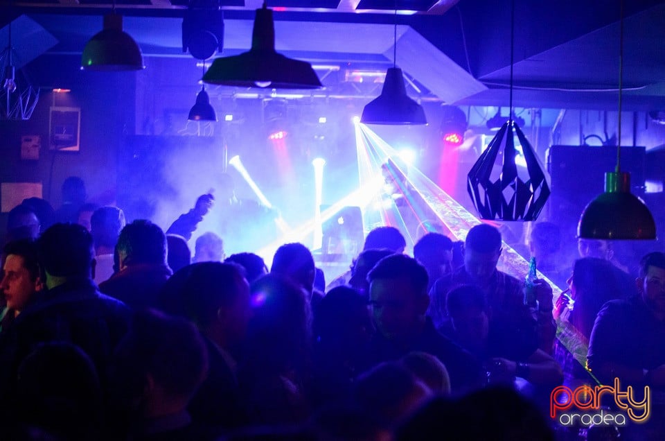 Party cu Dj Mentol, Green Pub