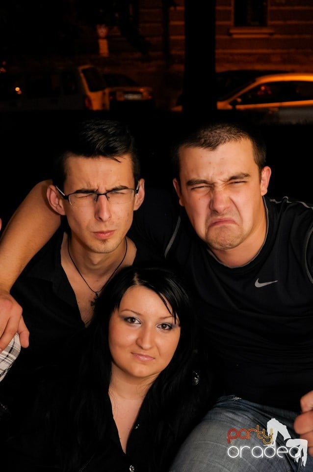 Party cu mega-promoţii, 