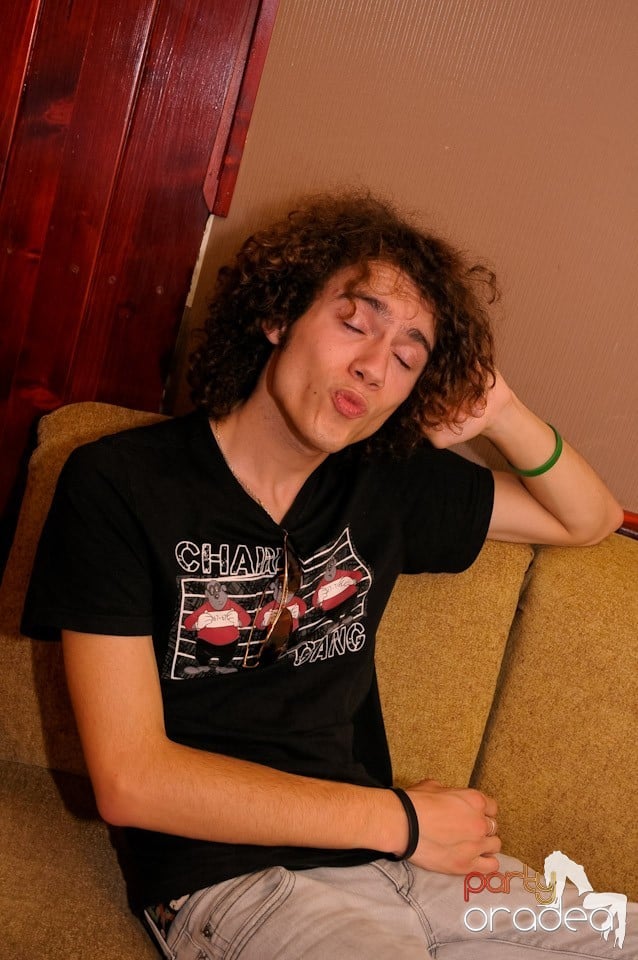 Party cu mega-promoţii, 