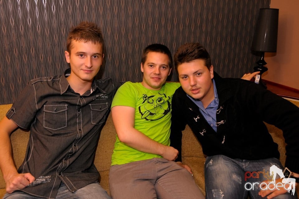 Party cu mega-promoţii, 