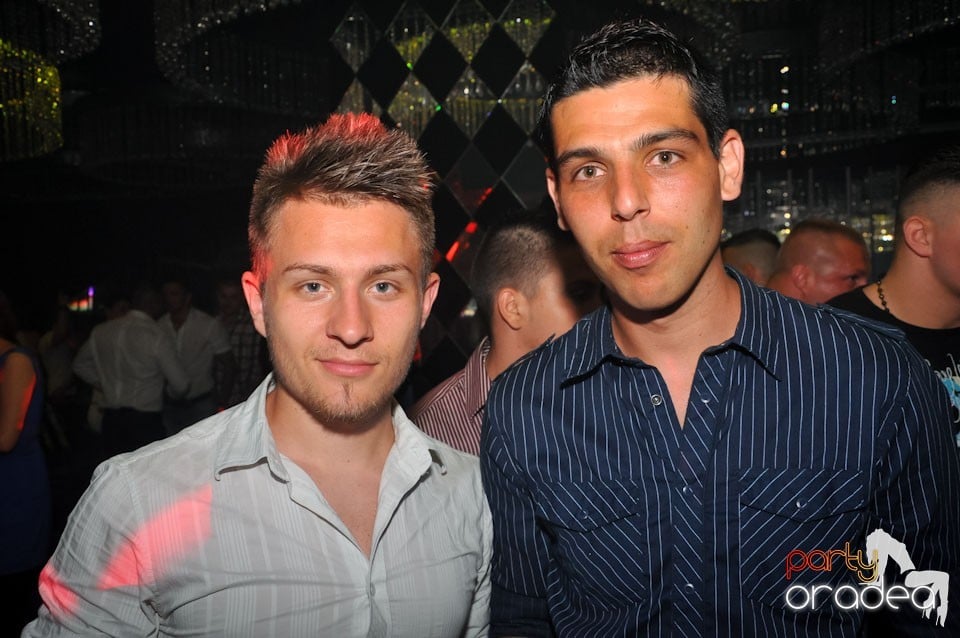 Party cu Roboman în The One, 