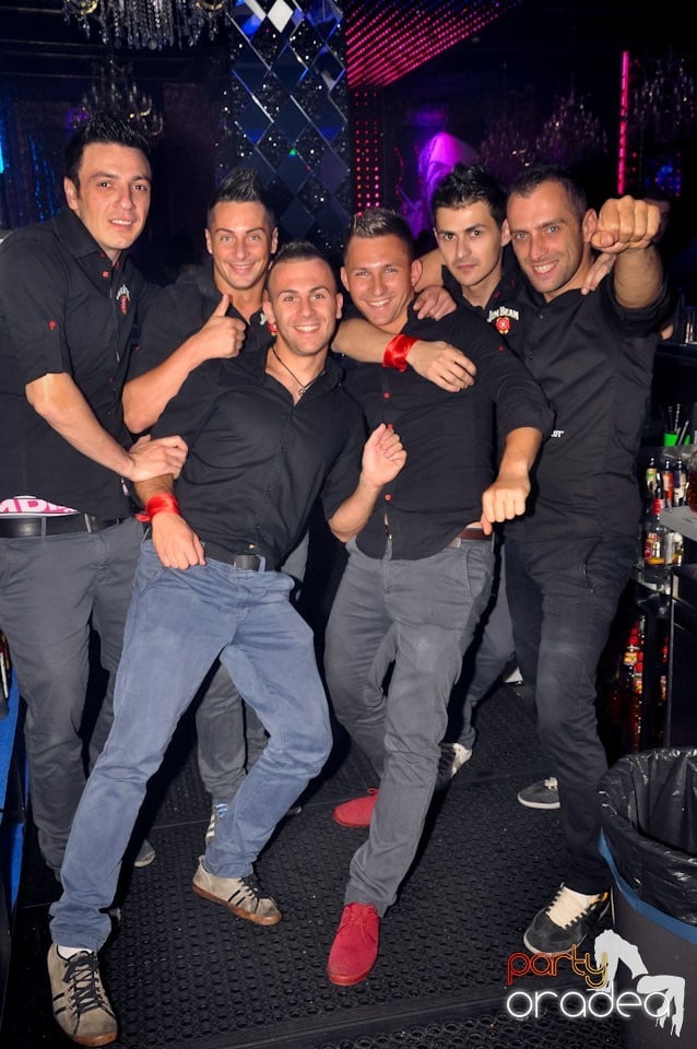 Party cu Roboman în The One, 