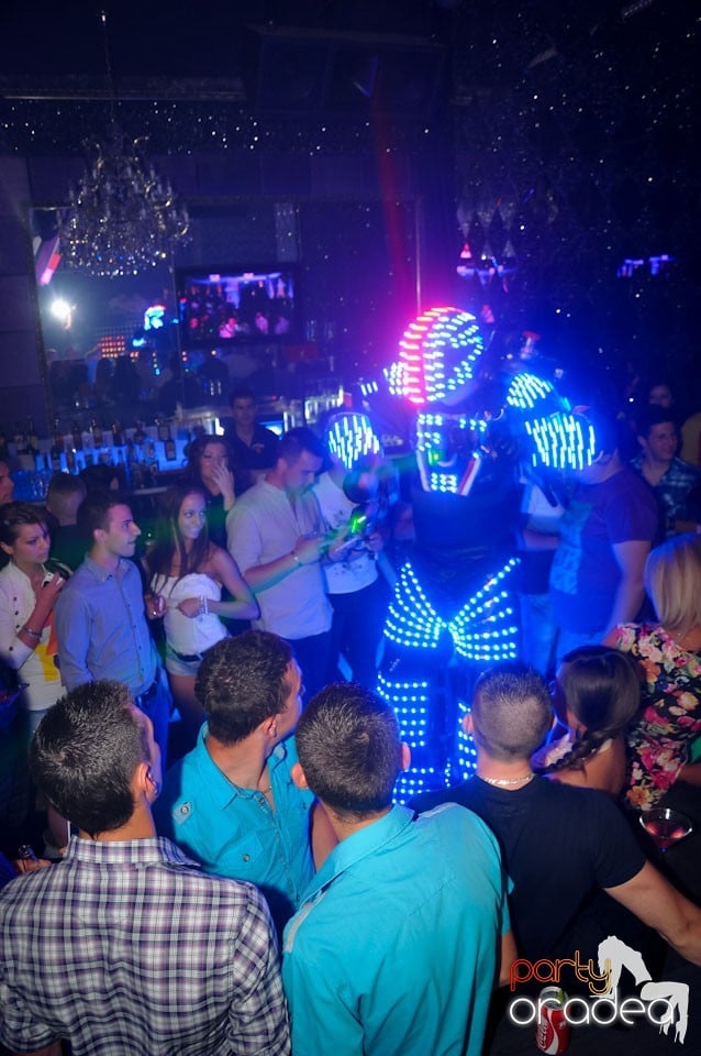Party cu Roboman în The One, 