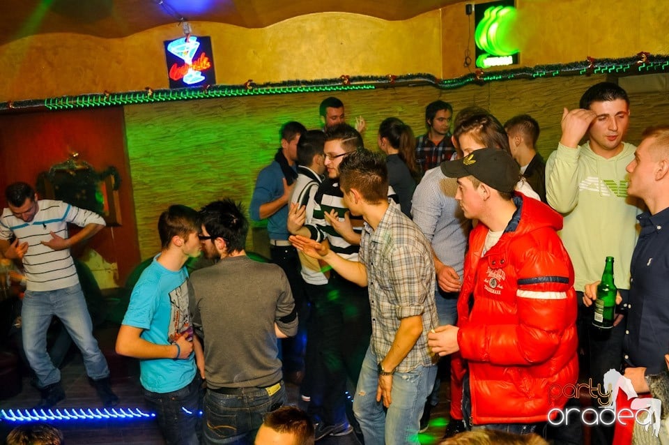 Party Hard în Downtown, 