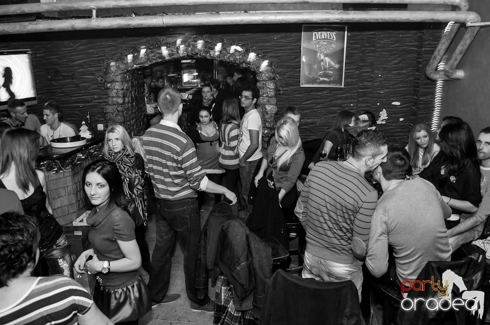 Party Hard în Downtown, 