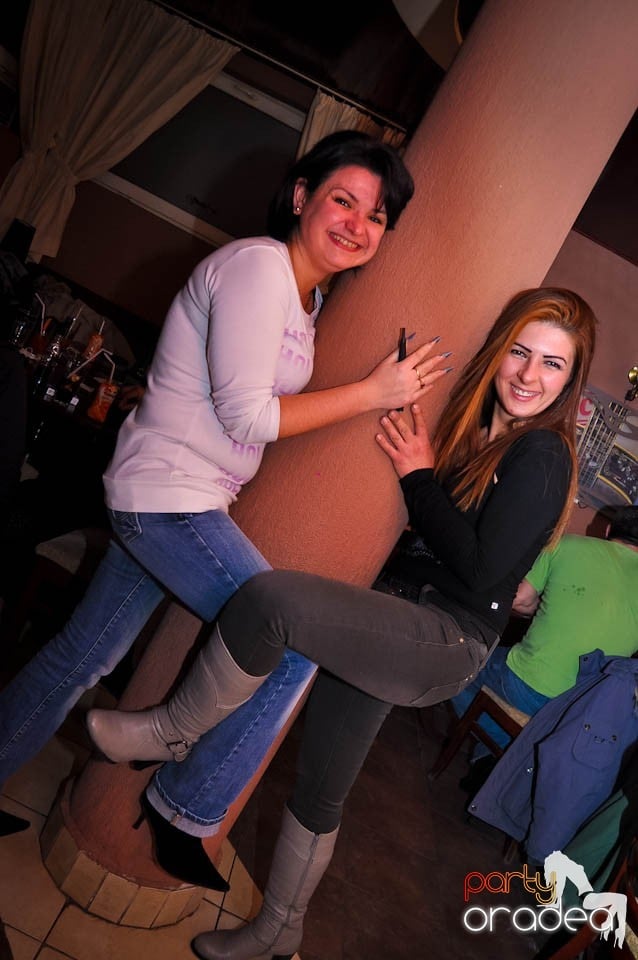 Party în Chanson Café, 