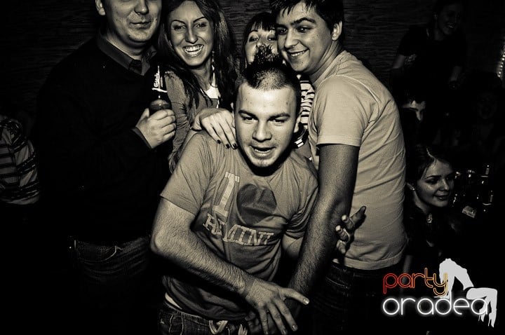 Party în Club Downtown, 