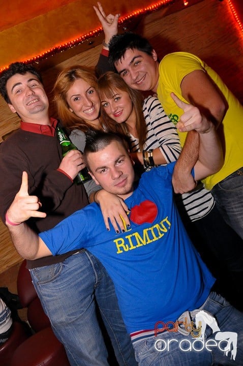 Party în Club Downtown, 
