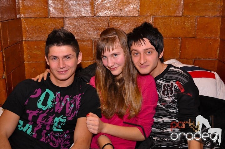 Party în Club Downtown, 