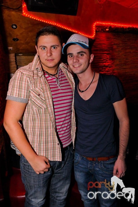 Party în Club Downtown, 