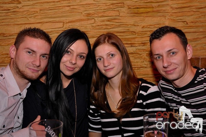Party în Club Downtown, 